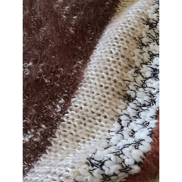 VIP Brown and Cream Soft Mohair Knit V-Neck Pullover Sweater Women's Size Large - Picture 9 of 12